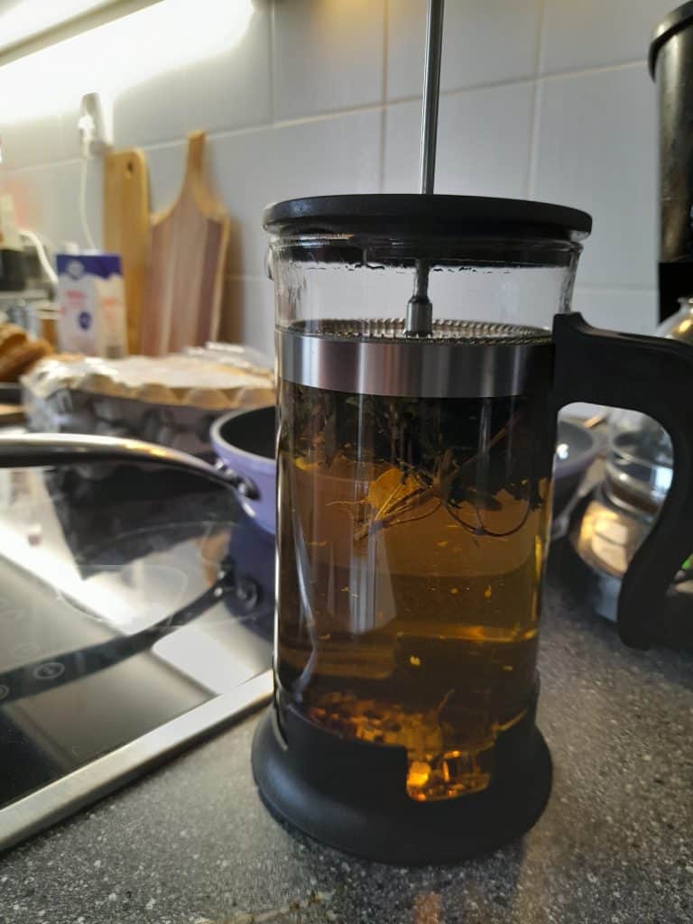 herbal tea to drink with bread in egg